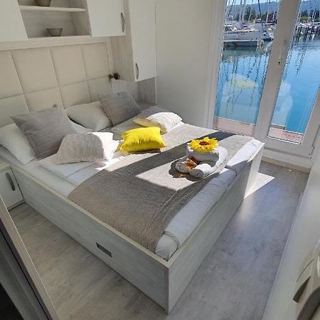 Floating Sea House Soncek Apartment Порторож Екстериор снимка